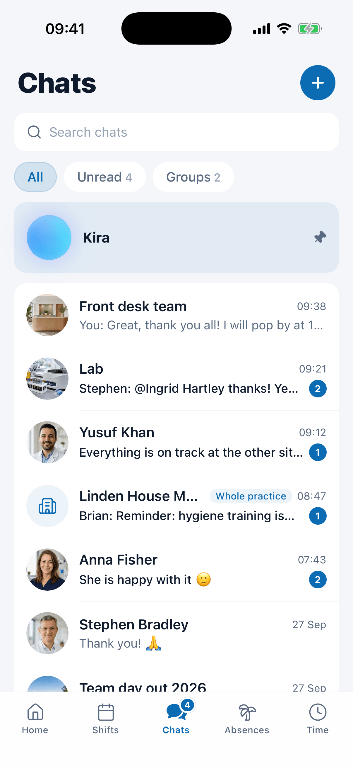Chat overview with groups and direct messages in the medishift app