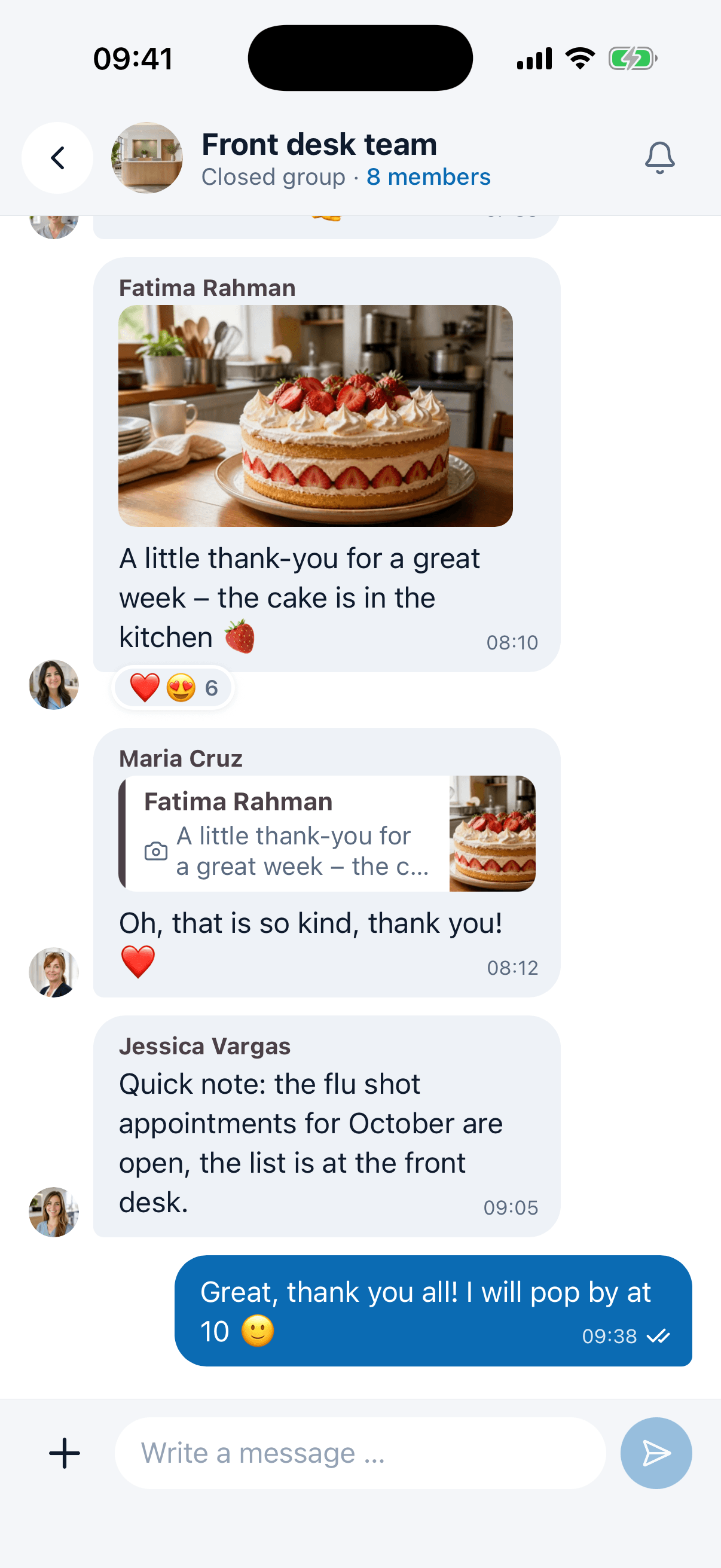 Group chat with an @mention, a quoted reply and reactions in the medishift app
