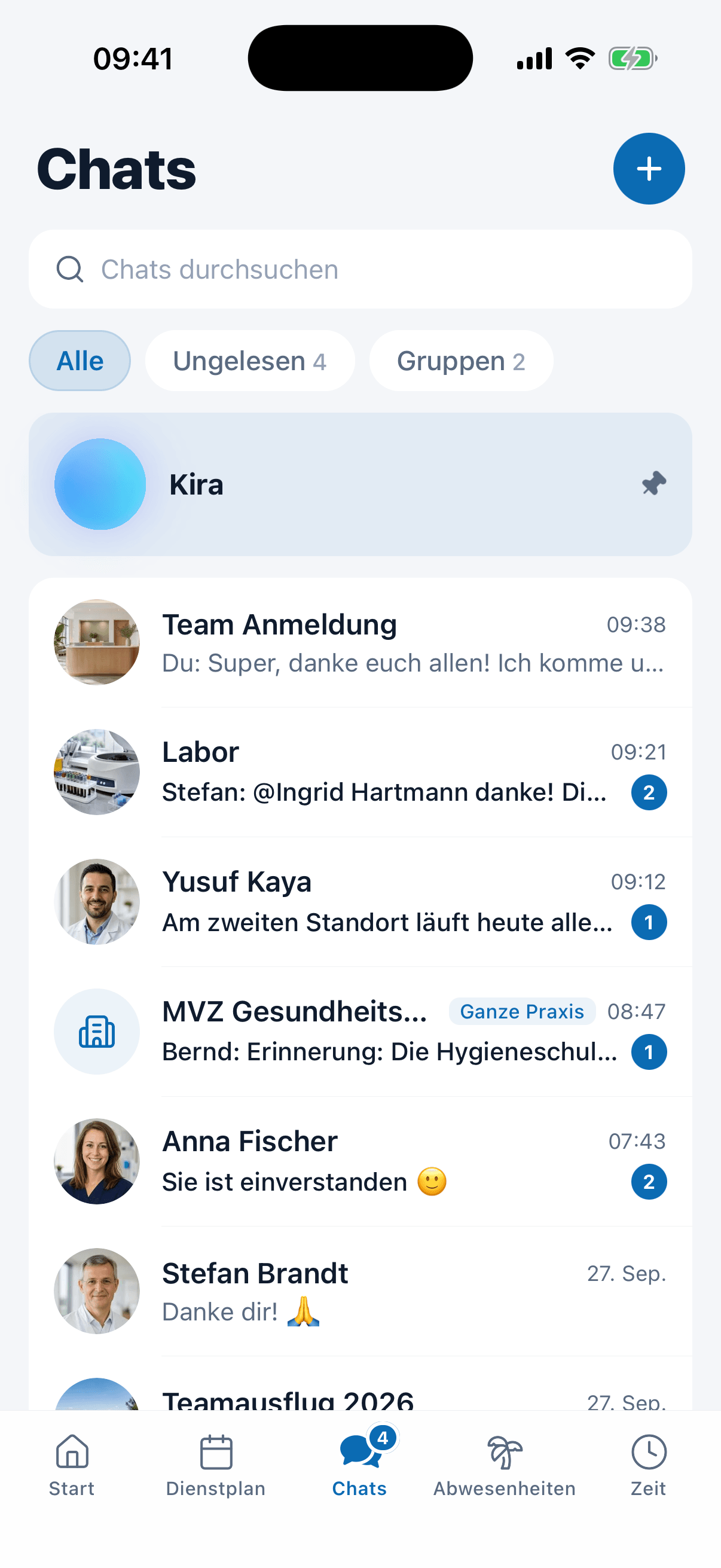 Chat-Übersicht in der medishift App mit Gruppen für Anmeldung und Labor und einer Gruppe für die ganze Praxis
