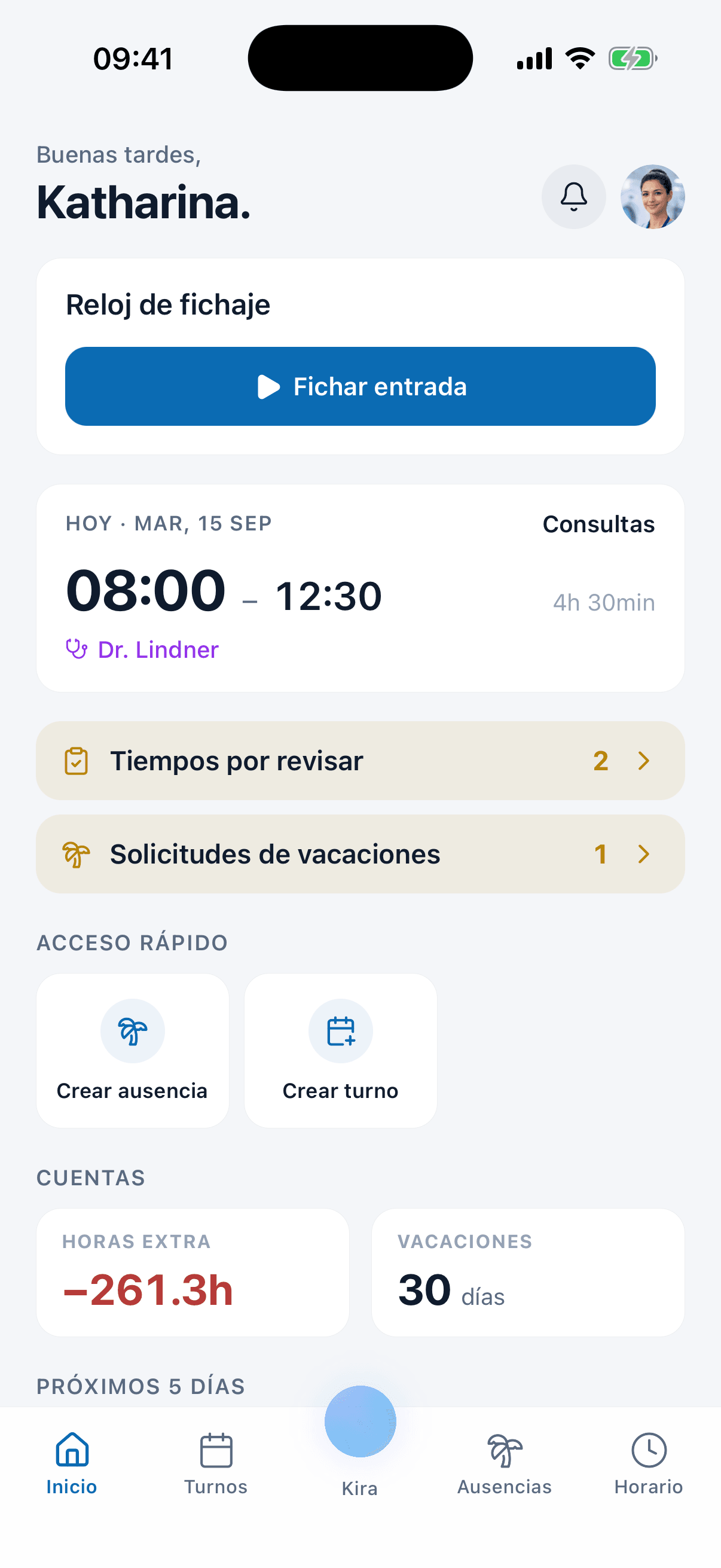 Pantalla de inicio de la app de medishift con las solicitudes de vacaciones pendientes, las horas extra y los días de vacaciones que quedan